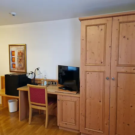 Landgasthof Krone Hotel *